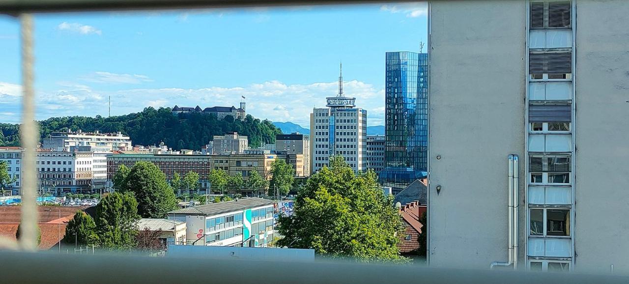 Corner Tower // Prijetno Stanovanje Za 4 Osebe + Free Parking Любляна Екстериор снимка